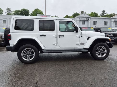 Used 2021 Jeep Wrangler Unlimited Sahara w/ LED Lighting Group AWD/4WD image 9