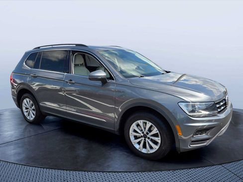Used 2018 Volkswagen Tiguan SE FWD image 1