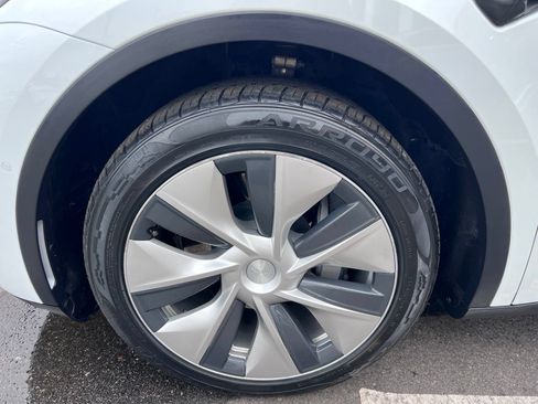 Used 2020 Tesla Model Y Long Range AWD/4WD image 17