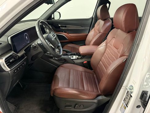 Used 2024 Kia Telluride SX Prestige image 9