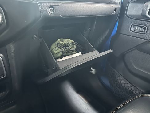 Certified 2020 Jeep Gladiator Mojave w/ Dual Top Group image 31