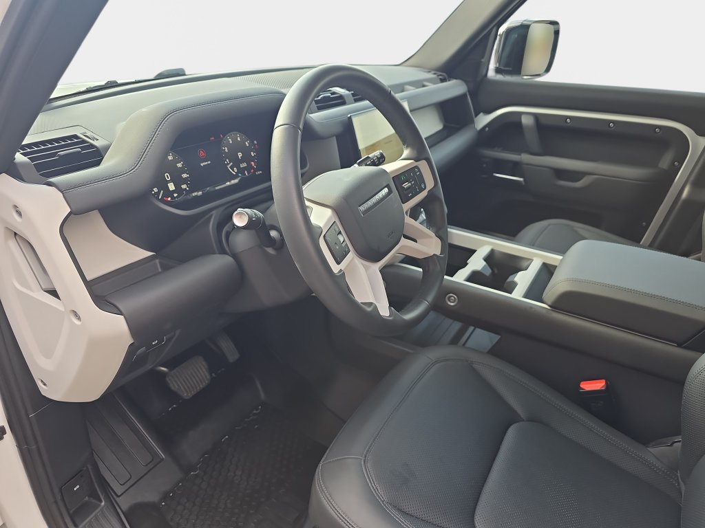 Certified 2025 Land Rover Defender 110 S AWD/4WD image 18
