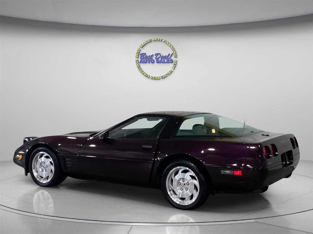 Used 1993 Chevrolet Corvette Coupe RWD image 4