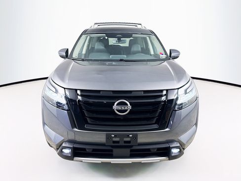 Used 2023 Nissan Pathfinder SL w/ SL Premium Package image 3