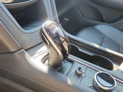 Used 2022 Cadillac XT6 Premium Luxury image 16