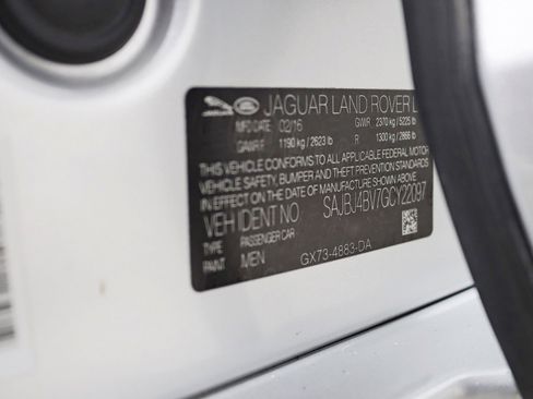 Used 2016 Jaguar XF Premium image 38