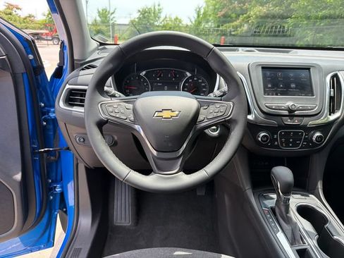 Used 2024 Chevrolet Equinox LT AWD/4WD image 16