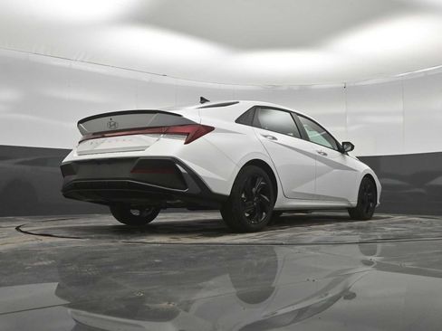 New 2026 Hyundai Elantra SEL Sport FWD image 37