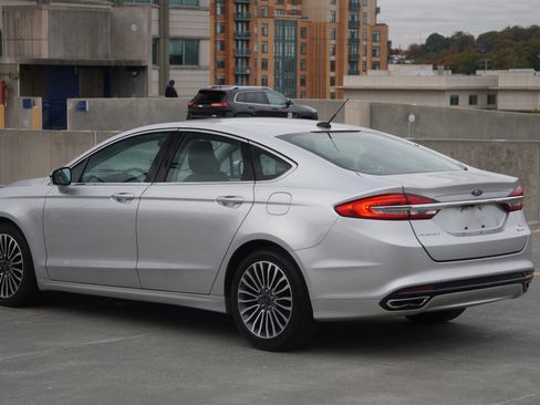 Used 2017 Ford Fusion SE image 21
