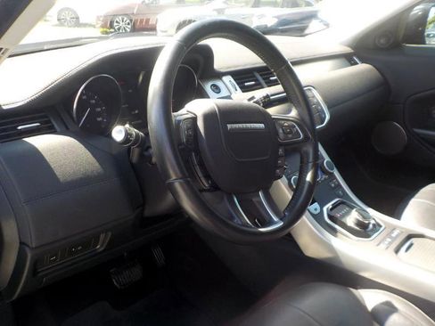 Used 2017 Land Rover Range Rover Evoque SE image 10