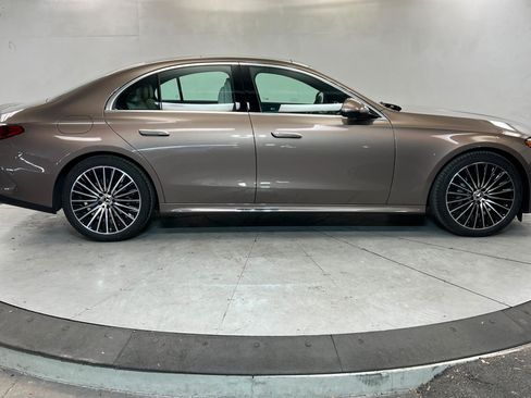 New 2026 Mercedes-Benz E 350 4MATIC Sedan image 6
