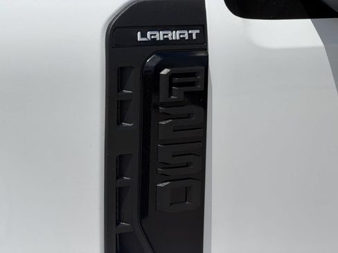 Used 2023 Ford F250 4x4 Crew Cab Super Duty image 13