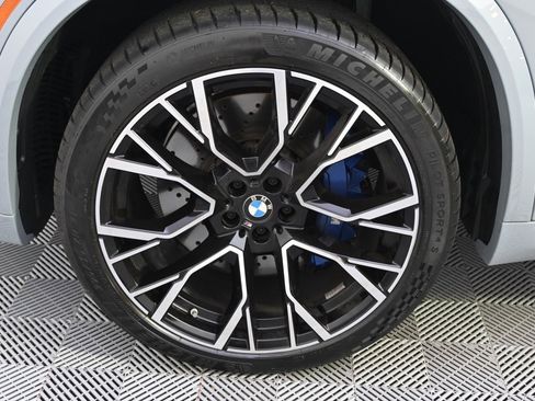 Used 2025 BMW X5 M Competition w/ Executive Package image 21