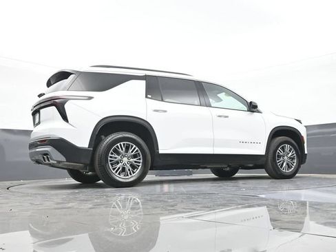Used 2025 Chevrolet Traverse LT w/ Driver Confidence Package AWD/4WD image 50