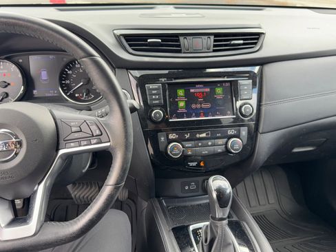Used 2018 Nissan Rogue SL image 10