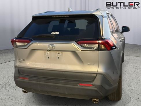 Used 2021 Toyota RAV4 XLE FWD image 8