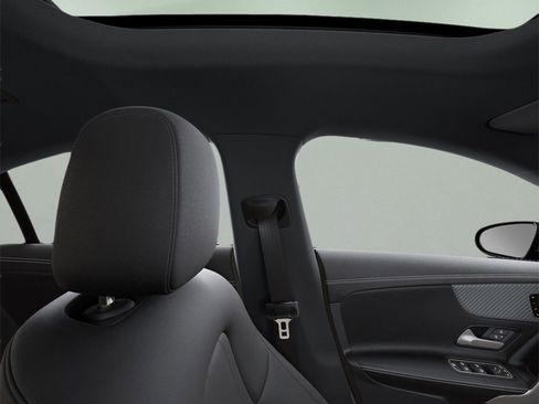 Used 2025 Mercedes-Benz CLA 250 image 43