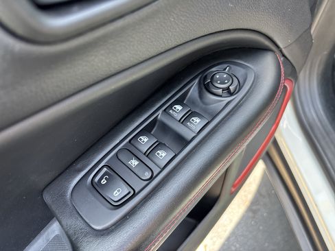 Used 2018 Jeep Compass Trailhawk w/ Cold Weather Group AWD/4WD image 13