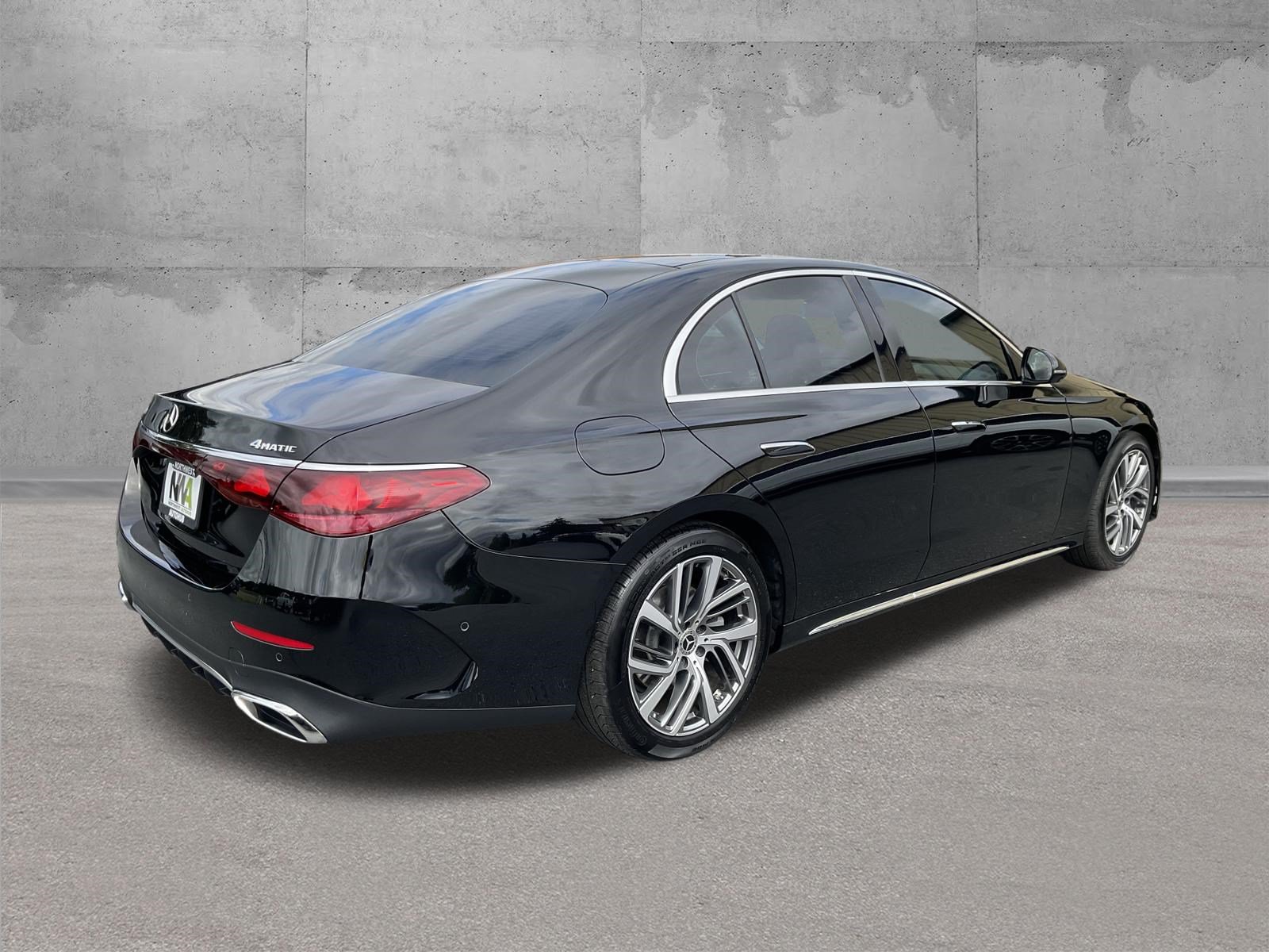 Used 2024 Mercedes-Benz E 350 4MATIC Sedan image 3