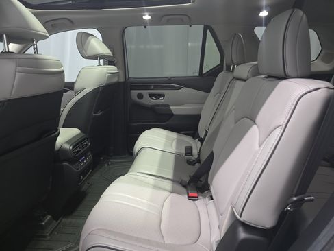 Used 2025 Honda Pilot Elite image 10