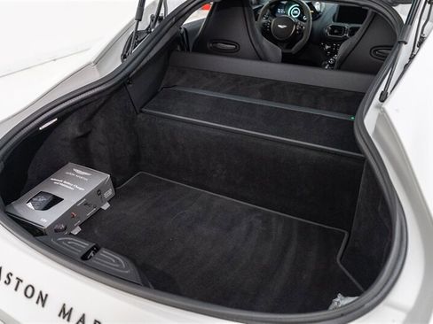 Used 2023 Aston Martin V8 Vantage Coupe RWD image 30