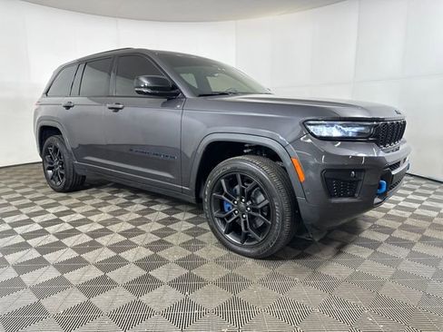 Used 2024 Jeep Grand Cherokee Limited 4xe image 2