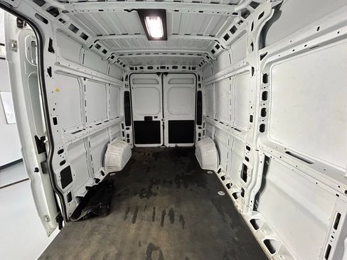 Used 2024 RAM ProMaster 2500 w/ Convenience Group FWD image 13