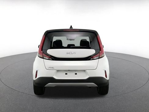 Used 2025 Kia Soul LX w/ LX Technology Package FWD image 15