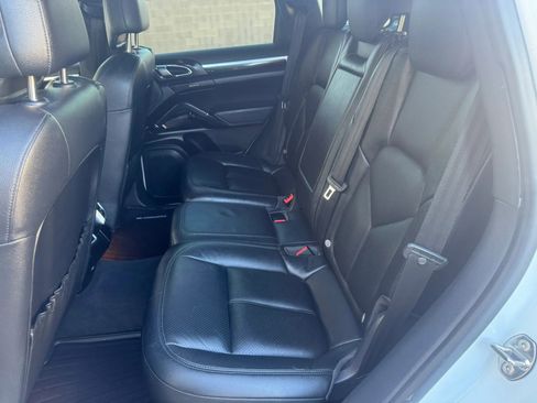 Used 2016 Porsche Cayenne Diesel AWD/4WD image 20