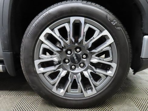 Used 2025 GMC Sierra 1500 Denali Ultimate image 8