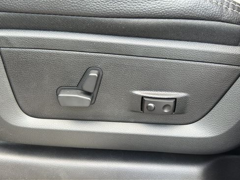 New 2026 RAM 3500 Limited AWD/4WD image 24