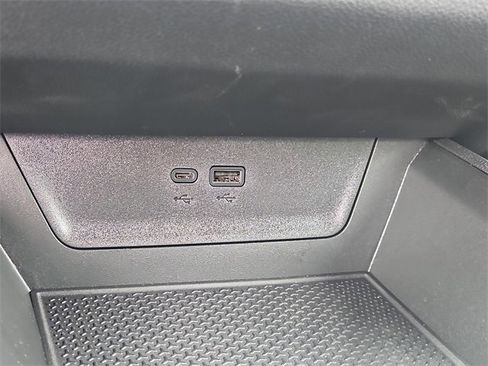 New 2026 Chevrolet Equinox LT w/ Convenience Package II image 27