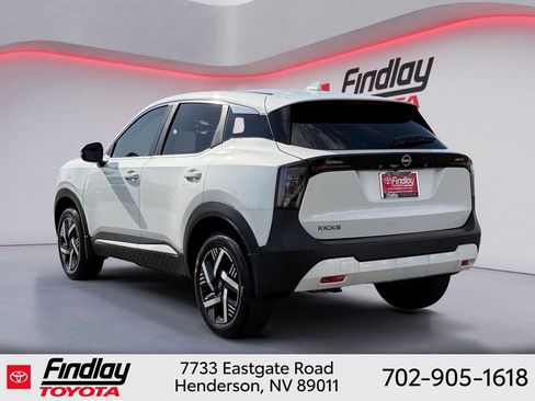 Used 2025 Nissan Kicks SV FWD image 2