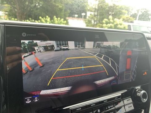 Used 2022 Toyota Highlander Platinum FWD image 22