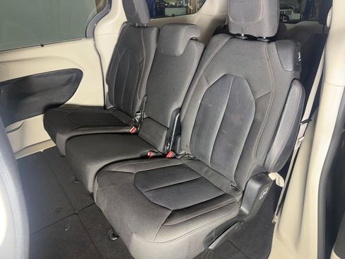 Used 2017 Chrysler Pacifica Touring Plus w/ Security Group FWD image 26