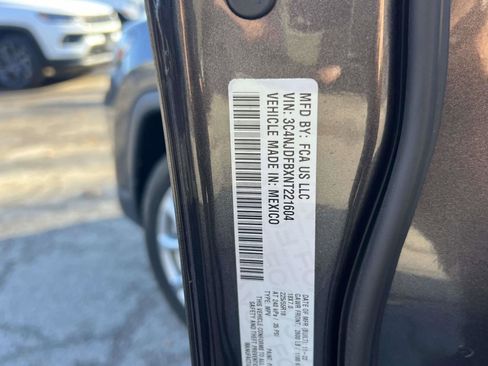 Used 2022 Jeep Compass Latitude image 28