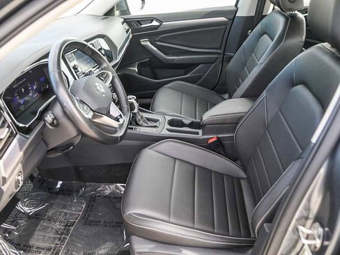 Used 2024 Volkswagen Jetta SE image 17