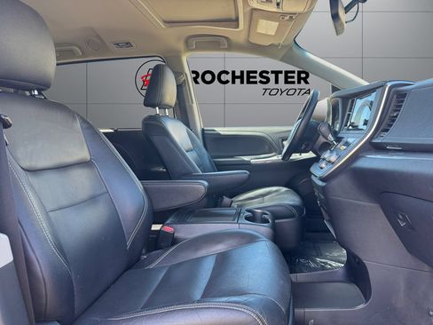 Used 2015 Toyota Sienna SE FWD image 20