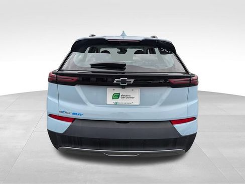 Used 2023 Chevrolet Bolt EUV Premier w/ Sun & Sound Package FWD image 6
