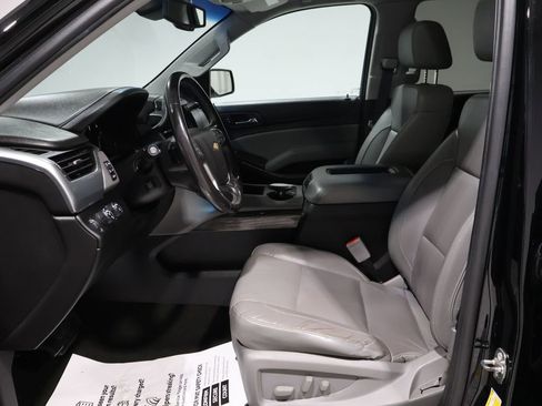 Used 2018 Chevrolet Suburban LT image 11