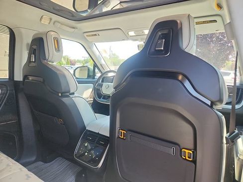 Used 2024 Rivian R1S Adventure AWD/4WD image 27