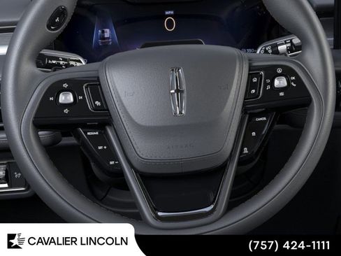 Used 2025 Lincoln Aviator AWD w/ Equipment Group 101A image 12