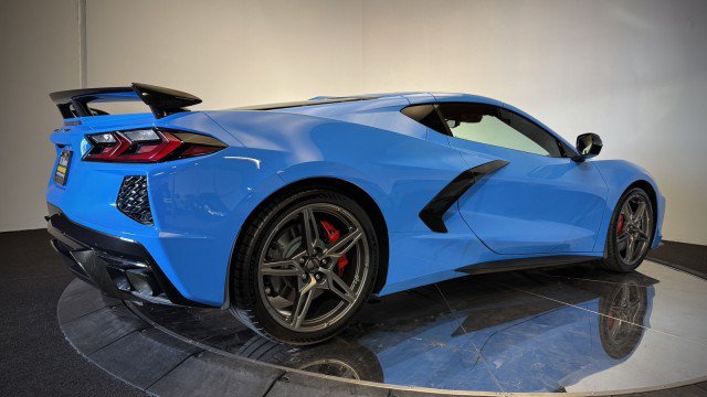 Used 2025 Chevrolet Corvette Stingray Premium Cpe w/ Z51 Performance Package RWD image 27