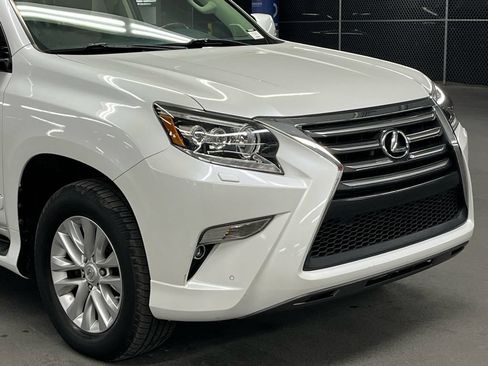 Used 2014 Lexus GX 460 w/ Premium Package AWD/4WD image 44