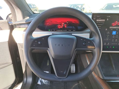 Used 2023 Tesla Model X image 19