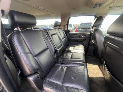 Used 2009 Cadillac Escalade ESV AWD image 8