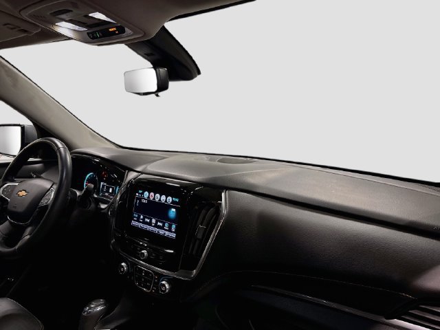 Used 2019 Chevrolet Traverse LT w/ LT Premium Package AWD/4WD image 27