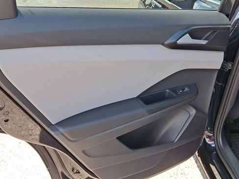 Used 2022 Volkswagen Taos SEL image 19