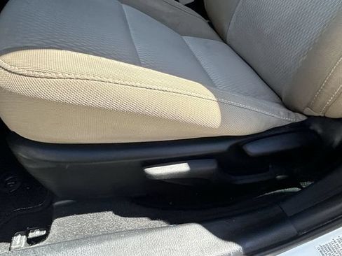 Used 2016 Toyota Corolla LE FWD image 19