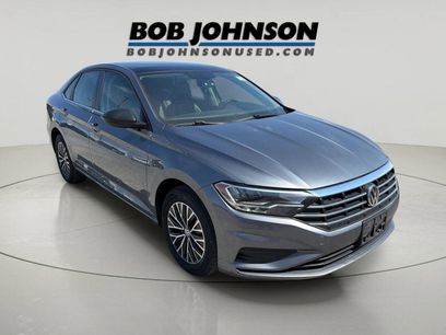 Used 2019 Volkswagen Jetta SE w/ Cold Weather Package